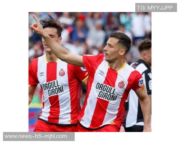 特尔施特根身披赫罗纳22号球衣期待对阵赫塔费的首场亮相